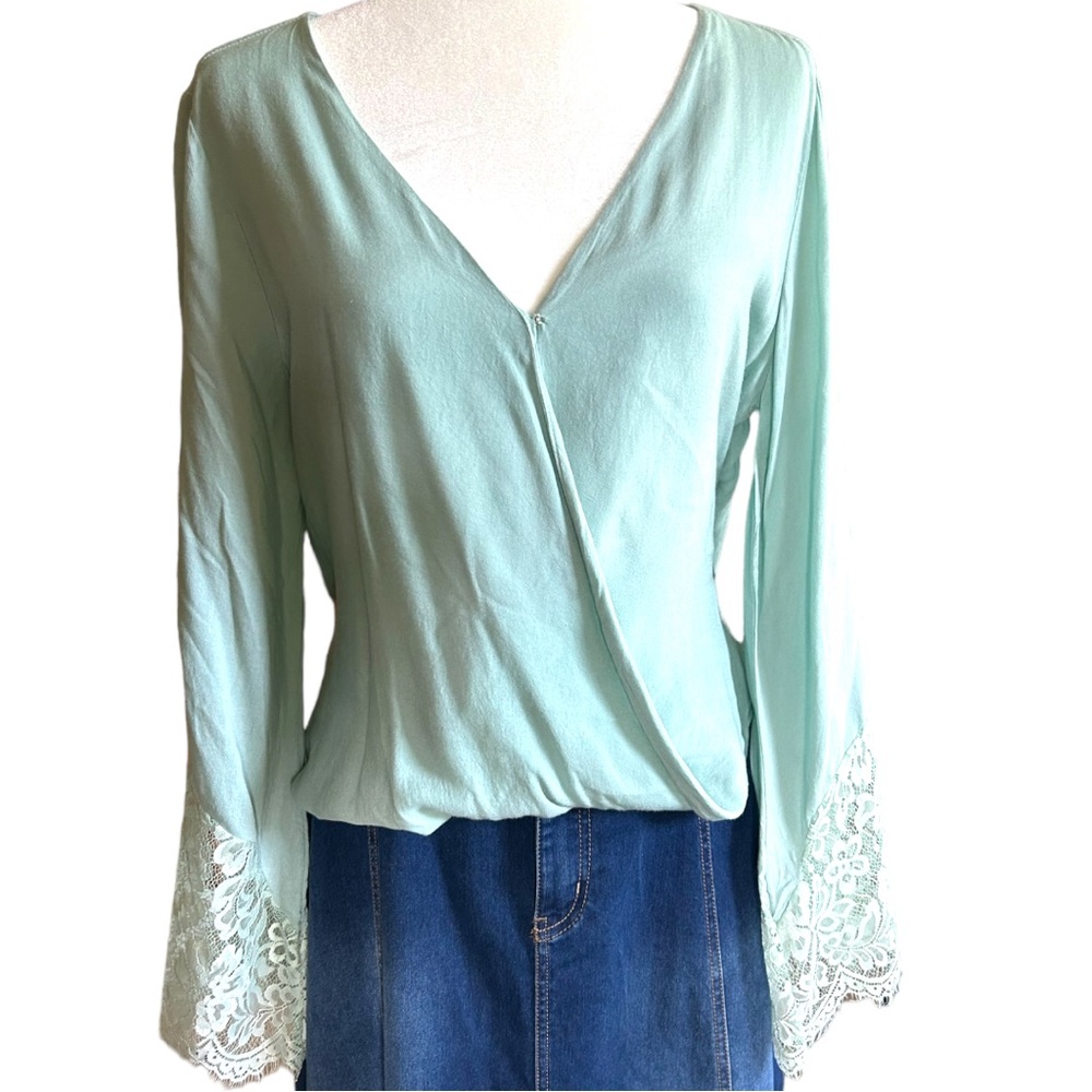 Chelsea & Violet Faux Wrap V-neck Top-Lace Bell Sleeves -Size Medium- Mint Green - Picture 3 of 10